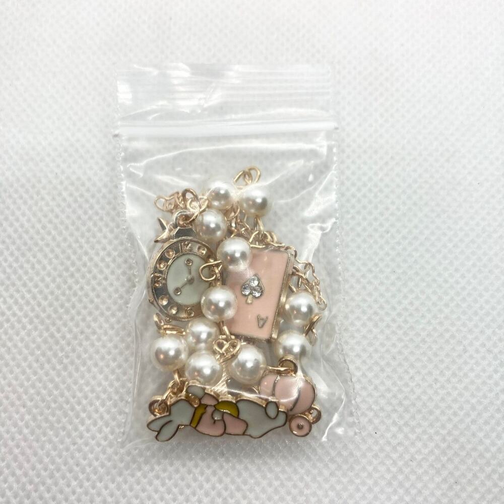 Alice in Wonderland Bracelet Faux Pearl - Picture 7 of 7
